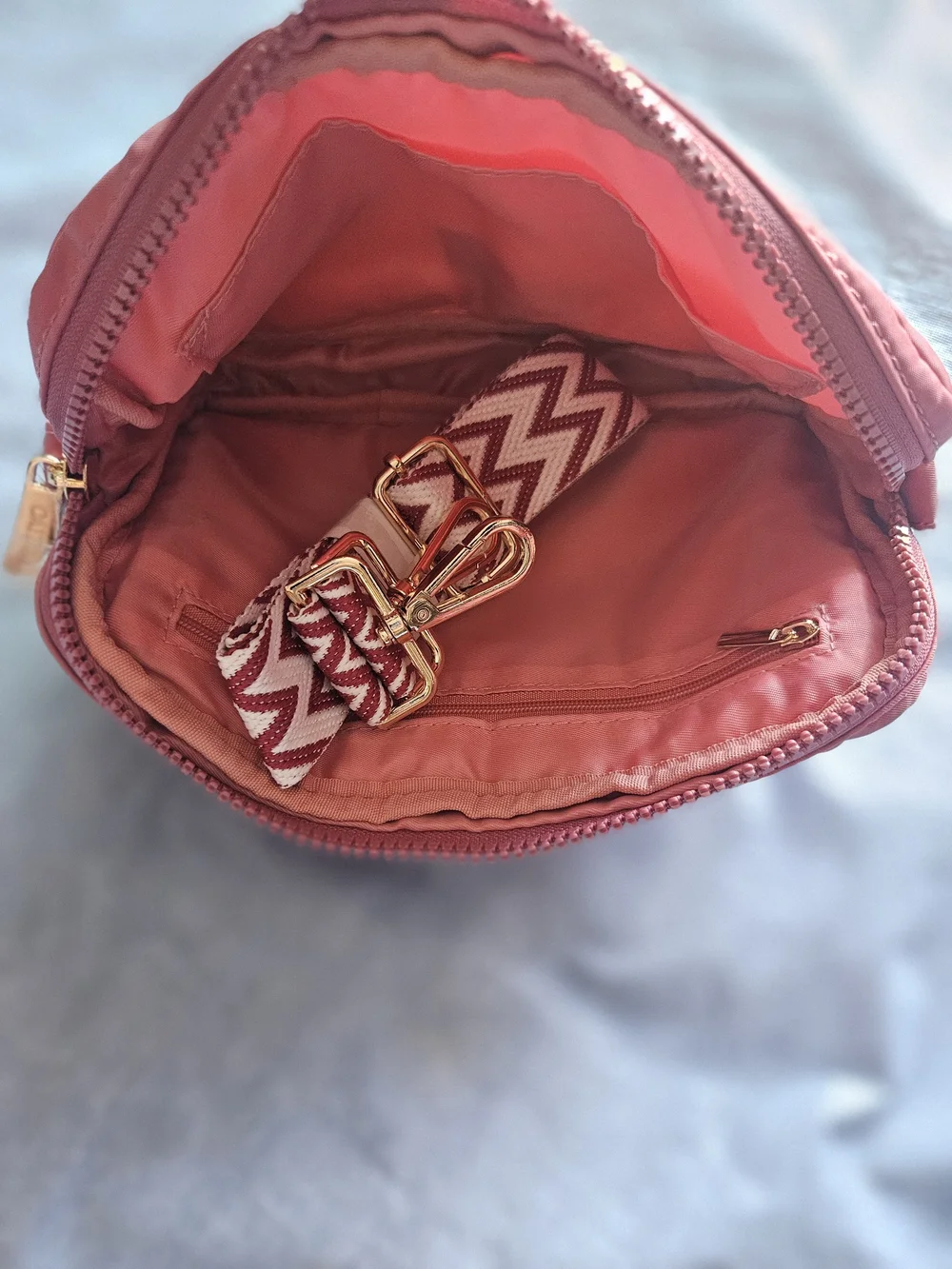 Crossbody Bags for Women Cross Body Purse with Guitar Strap Lightweight Puffer